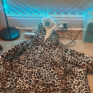 Comfy USA Leopard Print Jacket